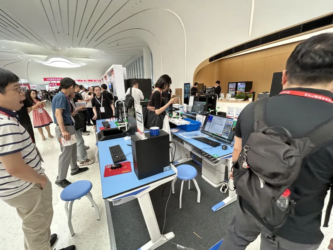 1752802740229 1752802740229